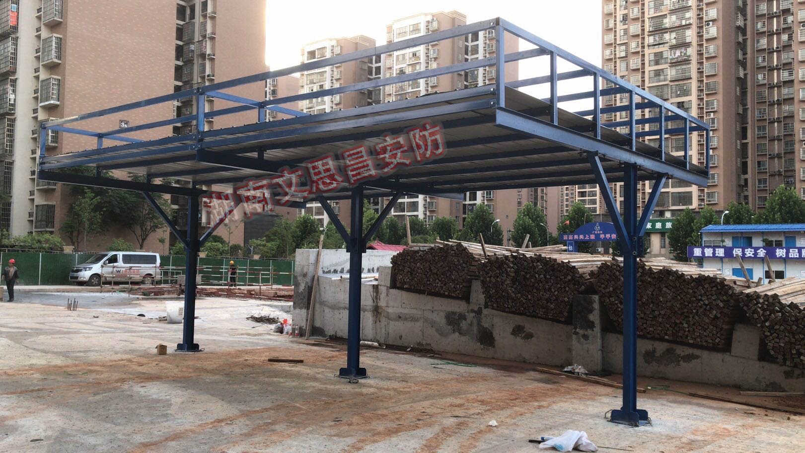 鋼筋加工棚安裝現(xiàn)場
